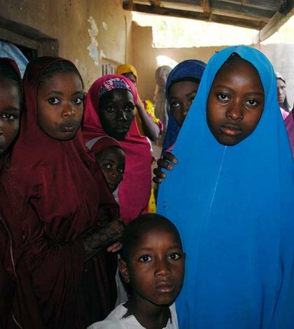 Anuncian liberación de decenas de niñas secuestradas en Nigeria