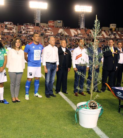 SLP sede del partido de fútbol  «Encuentro por la Paz» con leyendas mundiales