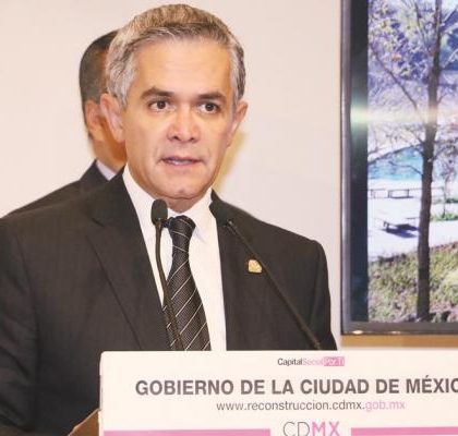 Registran ante el INE a Miguel Ángel Mancera como candidato al Senado