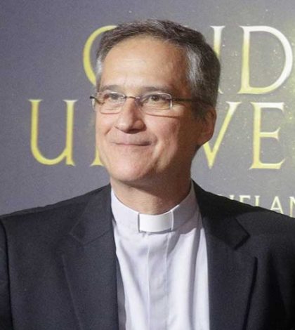 Dimite el ministro de Comunicación del Vaticano tras escándalo