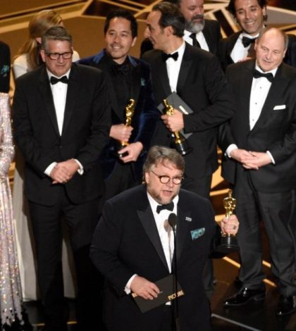 Del Toro llena de gloria a México en los Oscars