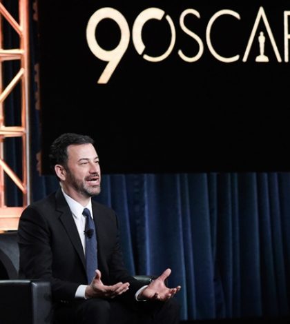 Jimmy Kimmel bromea acerca de los sobres en los Oscar