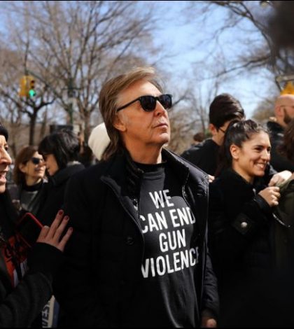 Paul McCartney recuerda a John Lennon en marcha anti armas