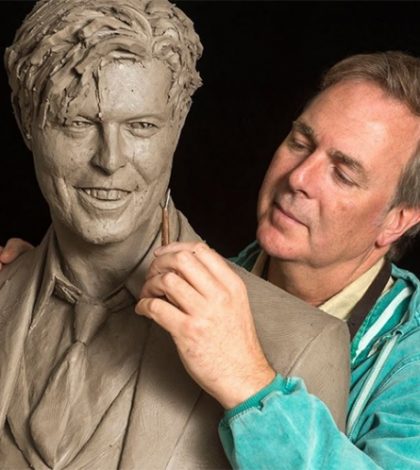 David Bowie tendrá escultura en un pueblo de Inglaterra