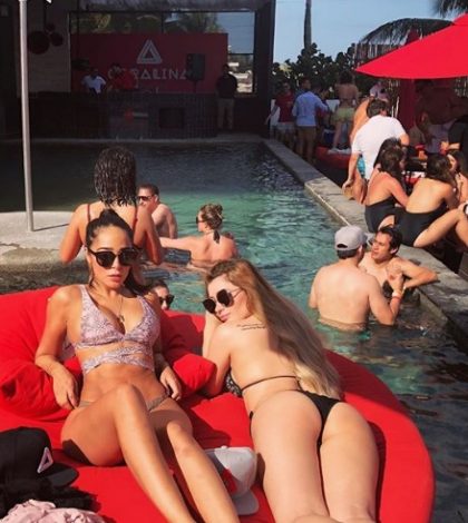 Manelyk y Brenda Zambrano sorprenden con sexys bikinis