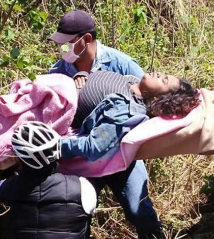 Volcadura de autobús en Oaxaca deja 25 personas heridas
