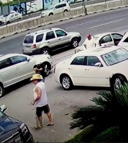 Captan en video ejecución de hombre en calle de Monterrey