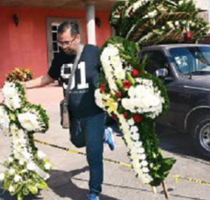 Asesinan a balazos a dos hombres afuera de funeral en Benito Juárez