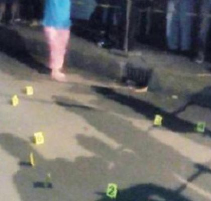 Muere un menor por bala perdida durante balacera en Iztapalapa
