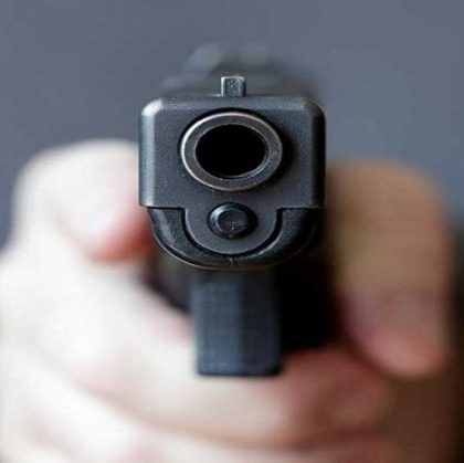 Adolescente mata a tiros  a su hermano menor en EU