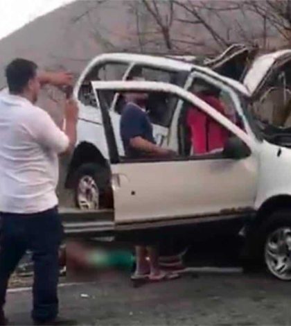 Fallecen 9 miembros de una familia en accidente automovilístico