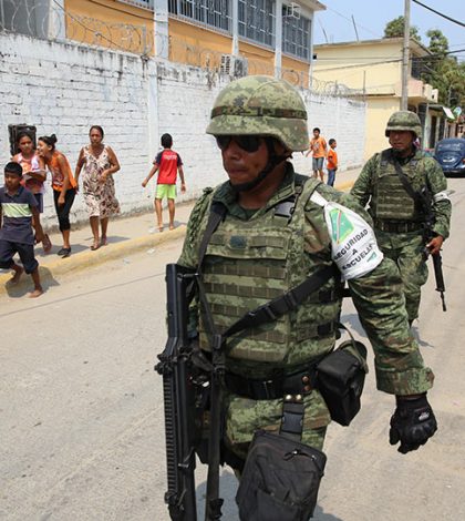 Grupo armado se lleva a una mujer de primaria en Acapulco