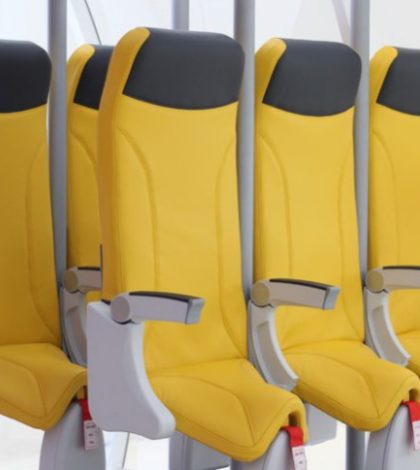 Con estos nuevos asientos tendrás que viajar de pie en el avión