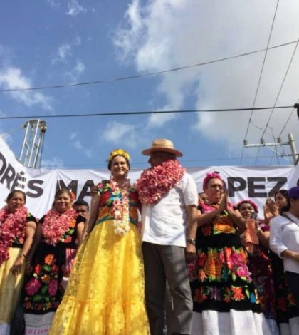 Promete AMLO reconstruir Oaxaca tras el sismo del 19-S