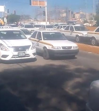 Taxistas de Escalerillas acusan a SCT de incumplir acuerdos