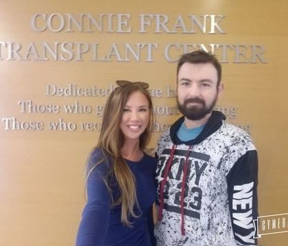 Le donó un riñón a un completo extraño después de leer su aviso online