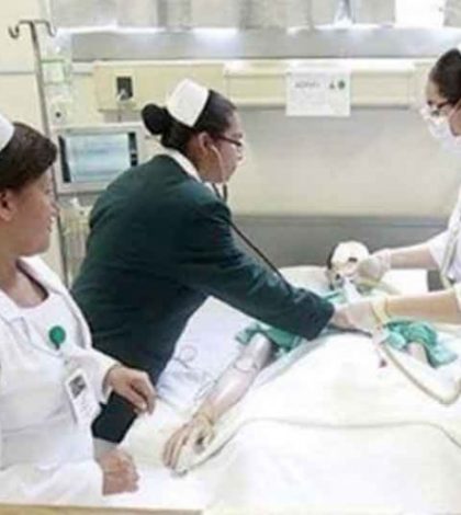 Faltan 255 mil enfermeras en México; escasez de plazas
