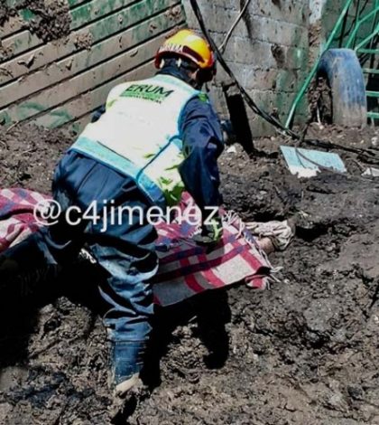 Hallan cuerpo de mujer sepultado por deslave en Cuajimalpa