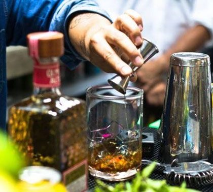 Antros, bares y restaurantes deberán pagar refrendo de licencia para venta de licor