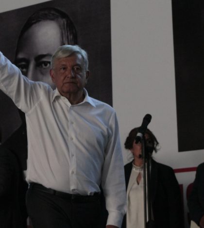 En SLP no habrá «ninis»  compromete López Obrador