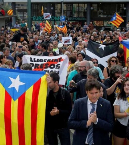#Video: Independentistas paralizan Cataluña por aniversario de referendo