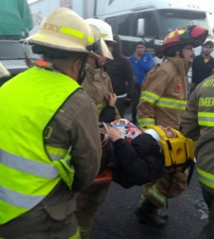 Reportan 25 lesionados tras volcadura de autobús en Jalisco