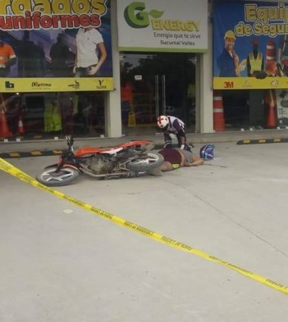 Ejecutan a motociclista en Ciudad Valles, agresor logra escapar (FOTOS)