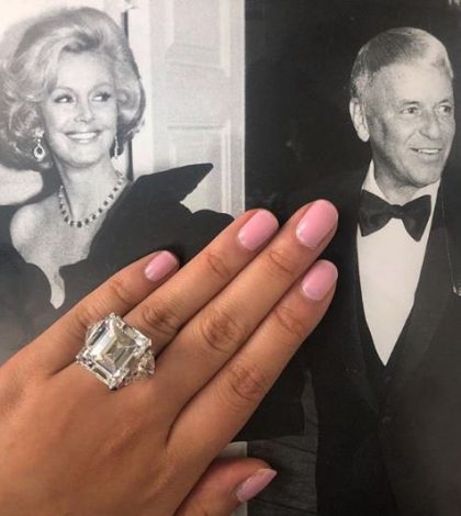 Subastan anillo con el que Frank Sinatra pidió matrimonio