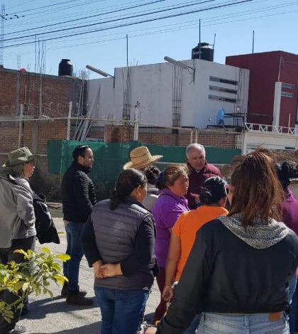 Por falta de agua vecinos  bloquean calles en Los Silos