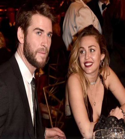 Así reaccionó Miley Cyrus cuando su esposo le dedicó premio