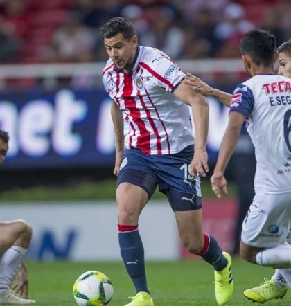 Chivas rescata gris empate ante Cimarrones