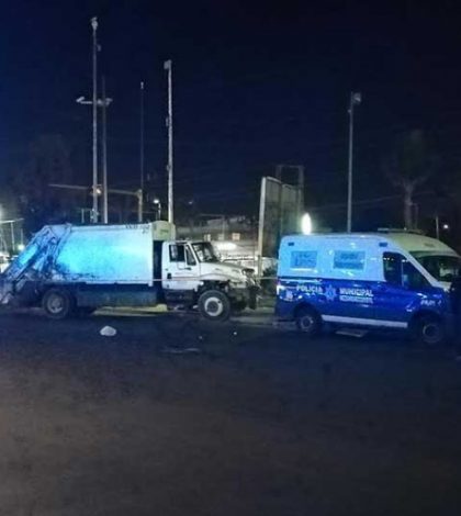 Muere hombre atropellado por un camión de basura en Neza