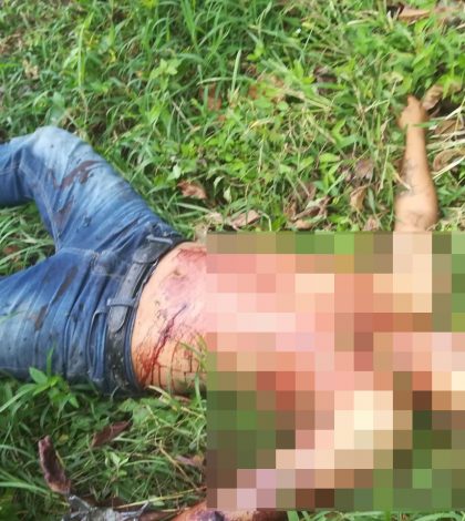 Asesinan y arrojan de camioneta cuerpo de joven en la Huasteca