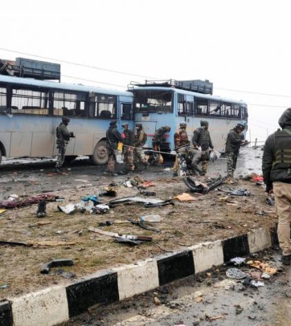 Ataque en Cachemira mata a 12 soldados de la India
