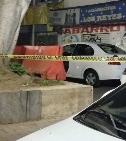 Los acribillan mientras bebían en kiosco de Iztapalapa; 6 muertos