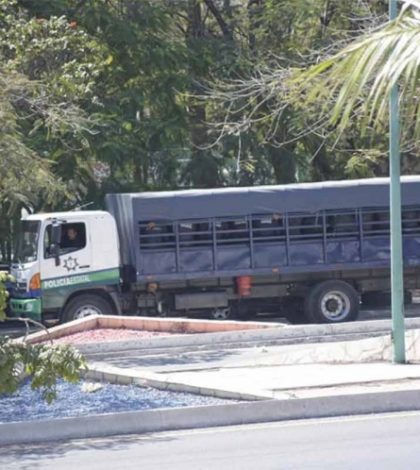 Procesan a 9 maestros que vandalizaron la Torre Chiapas