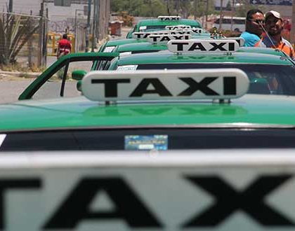 Taxista se fue  “con todo y hebra”