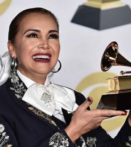 Aída Cuevas va por Grammy 2 con ‘Totalmente Juan Gabriel’