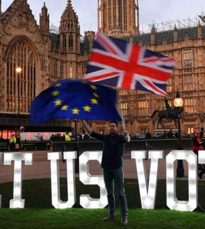 Parlamento del Reino Unido aprueba retrasar el Brexit