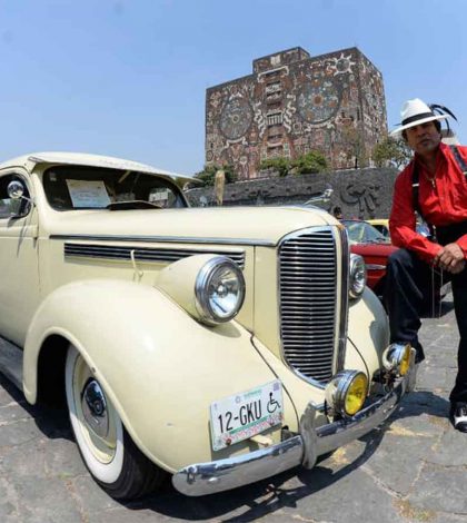 Así fue la exhibición de autos clásicos en la UNAM