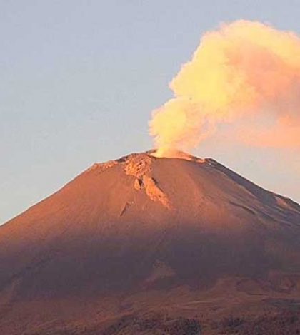 Tras explosiones, crece cráter interno del Popocatépetl