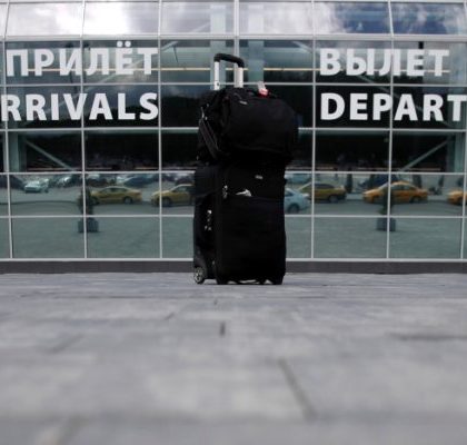 Detectan en Moscú a empleado de embajada de EU que llevaba un proyectil en su equipaje