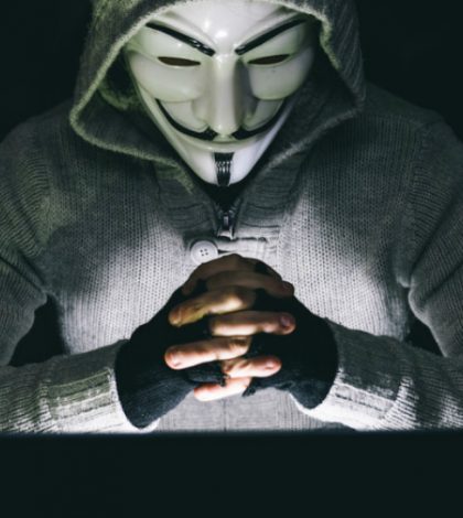 Hacker que robó 43,000 archivos y contraseñas de microsoft y nintendo evita la cárcel