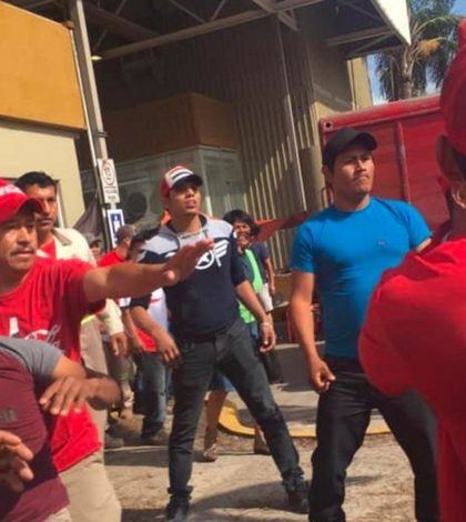 Huelga en embotelladora de Coca-Cola en Matamoros se pone violenta