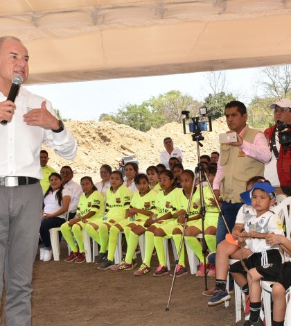 Arranca JMC obras deportivas  y agua potable en la Huasteca