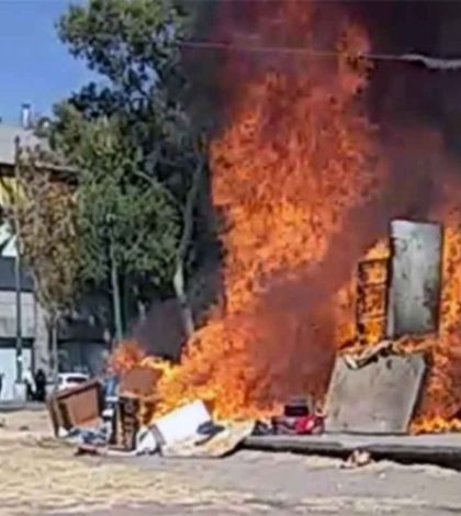 Incendio consume campamento irregular en Paseo de la Reforma