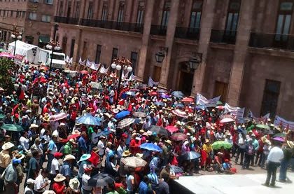 Centenares de agricultores de Los Gómez se suman a megamarcha antorchista