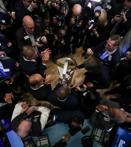 Se desploma UBER más de 7% en su primer día en Wall Street