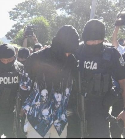 Penas de 65 años a salvadoreños  por matar a policía e hijo