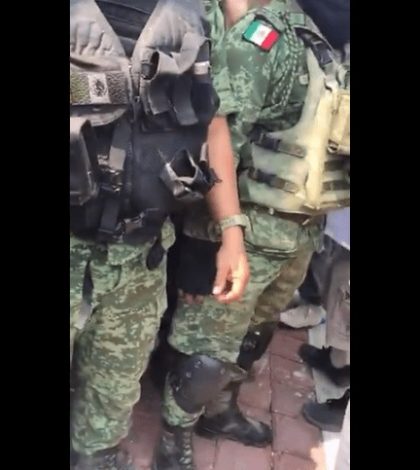 Desarman a militares en  la Huacana, Michoacán